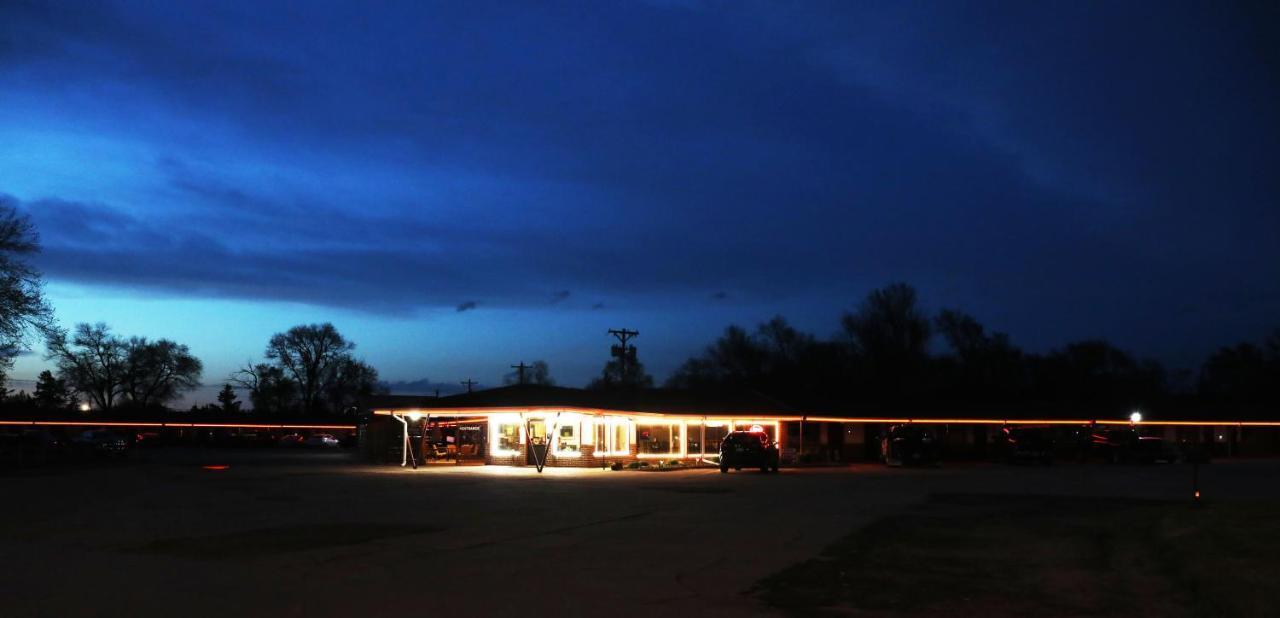 Raine Motel Valentine Exteriér fotografie